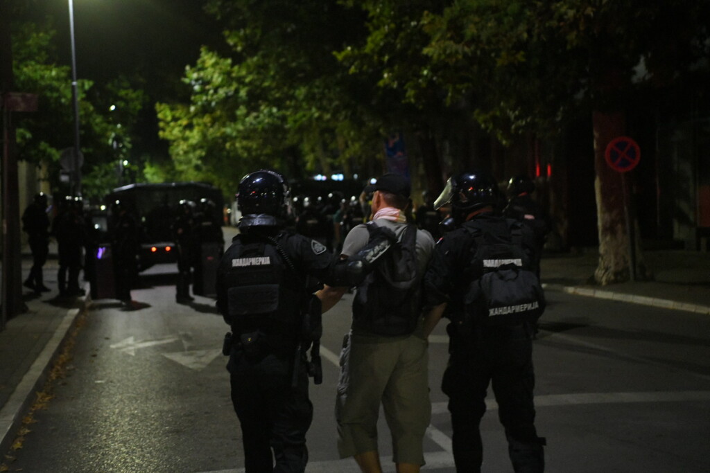 Štit protiv terora vlasti 2 valjevo protest srbija se umiriti ne moze 160825 foto amri hamzagic nova rs 78