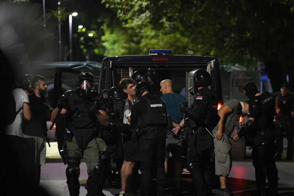 Bio sam u garaži Vlade kada su Nikolini pretili silovanjem 2 valjevo protest srbija se umiriti ne moze 160825 foto amri hamzagic nova rs 82