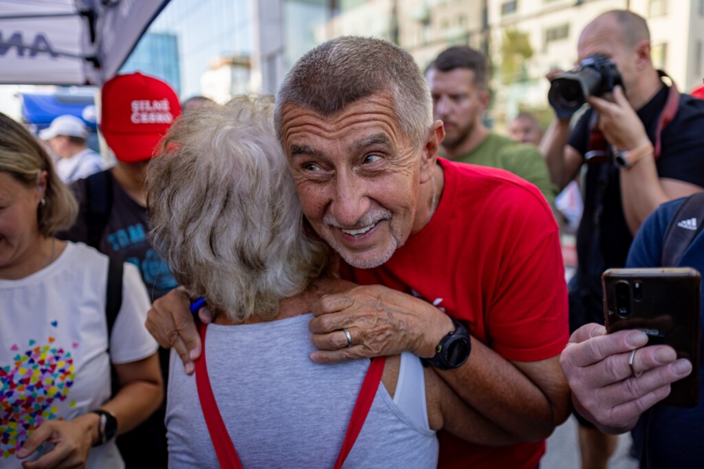 Tužba neće zaustaviti prodaju Jat Tehnike 4 13317924