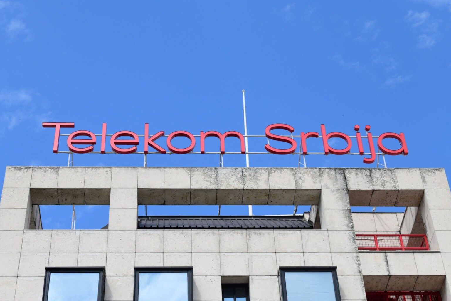 Telekom Srbija pred bankrotom: Od zlatne do očerupane koke