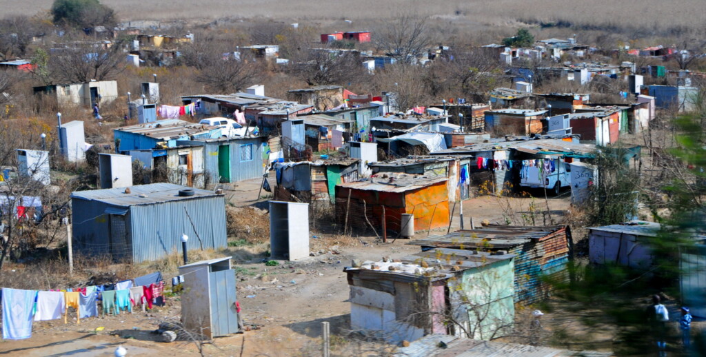 Segregacija iza bodljikavih žica 5 shutterstock 109846385