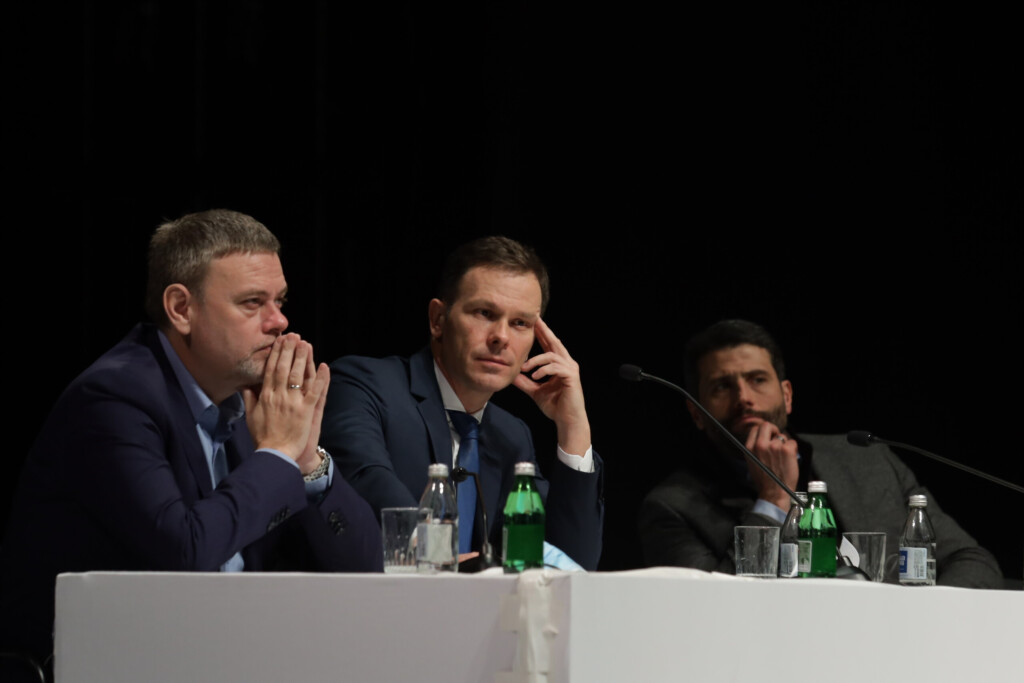 I budućnost se prodaje na rate 4 sns dom omladine 26112021 0093