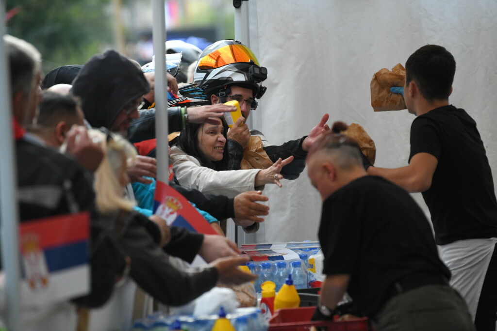 Ko to tamo peva 2 1759072214 protest sns takovska 280925 foto amir hamzagic nova rs 7