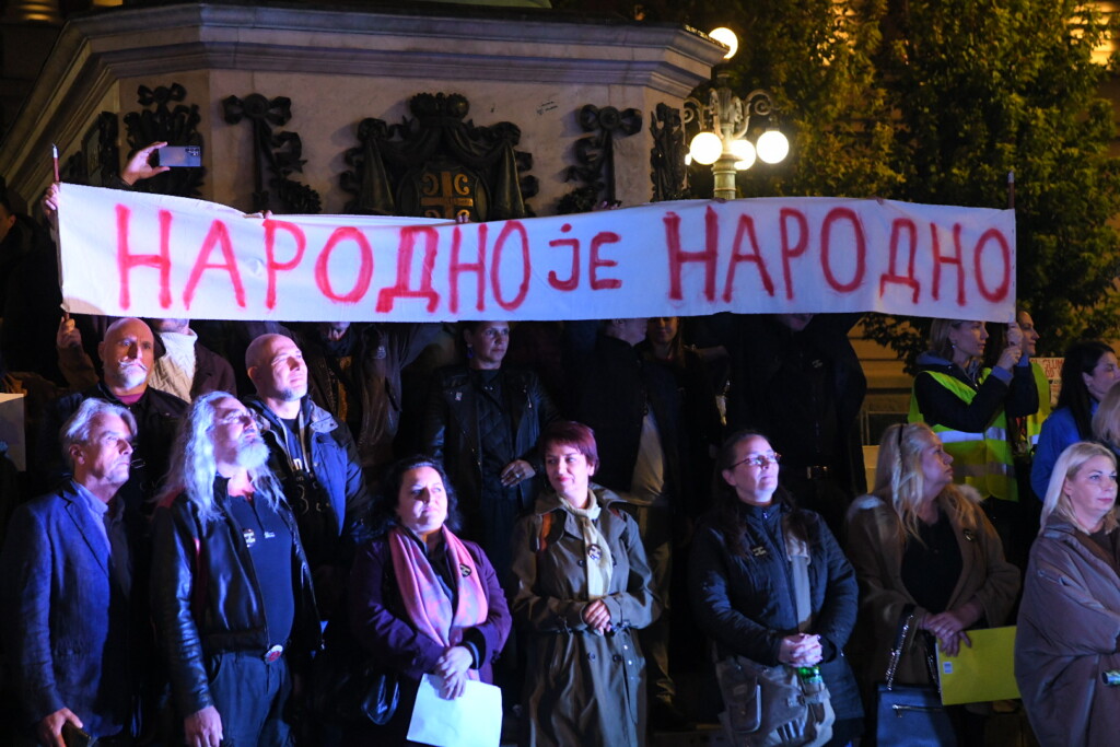 Zahtev našoj publici: Ne dajte nas varvarima! 2 1760207073 1760206672775