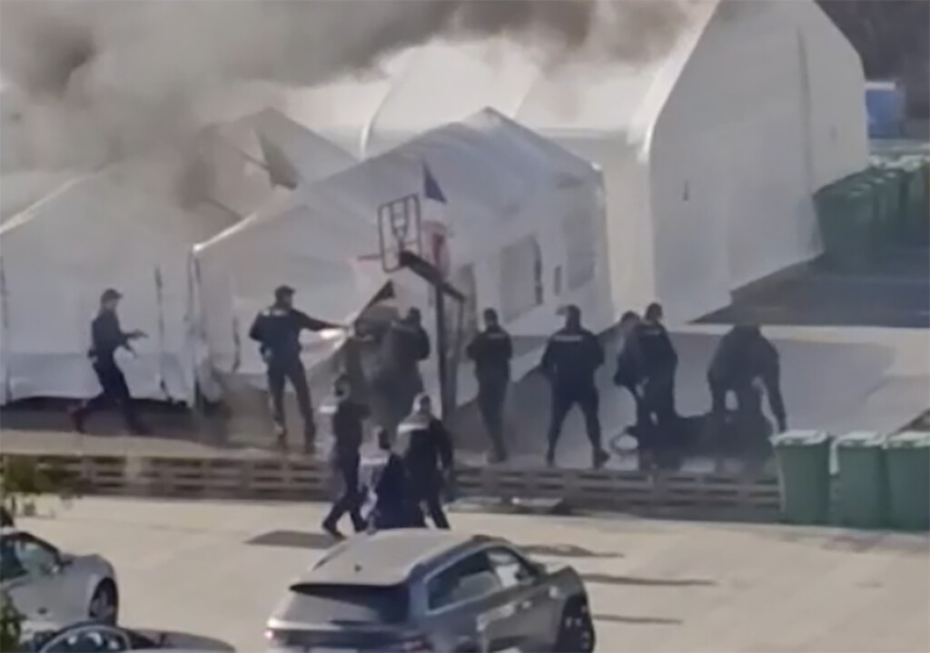 Načelnici, biznismeni i slučajni prolaznici 2 1761134096 cacilend napad 13