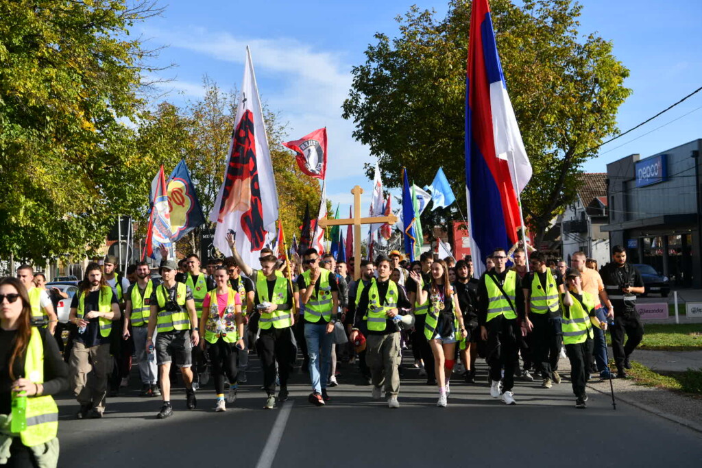 Vreme je da iz "ja" pređemo u "mi" 4 Studenti setnja ka Novom Sadu 301025 Foto Goran Srdanov 23