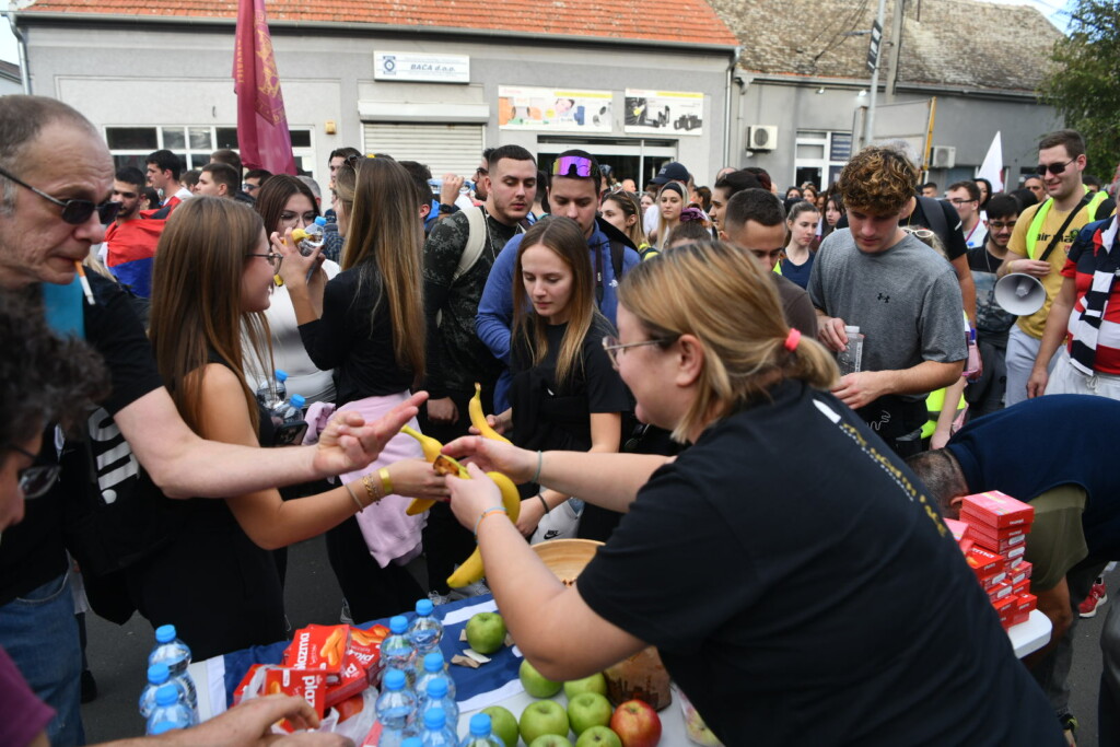Ima ko da pamti 10 Studenti setnja ka Novom Sadu 301025 Foto Goran Srdanov 40