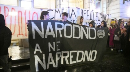Umetnici pred zaključanom državnom kasom 14 protest ispred beogradskog Narodnog pozorista foto filip kraincanic nova rs 2
