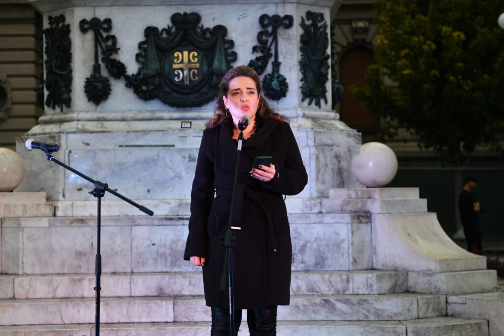Kada struka postane nevidljiva, institucije su suvišne 3 1760802189 protest ispred narodnog pozorista 181025 foto goran srdanov nova rs 12 scaled 1