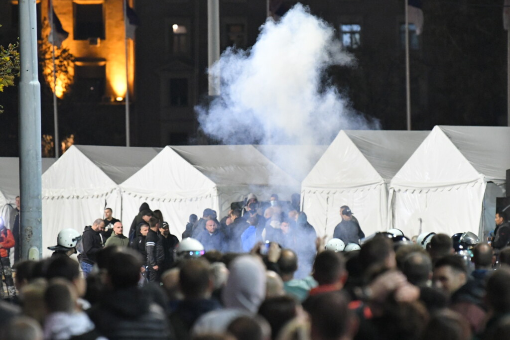 1762122162 1762119816319