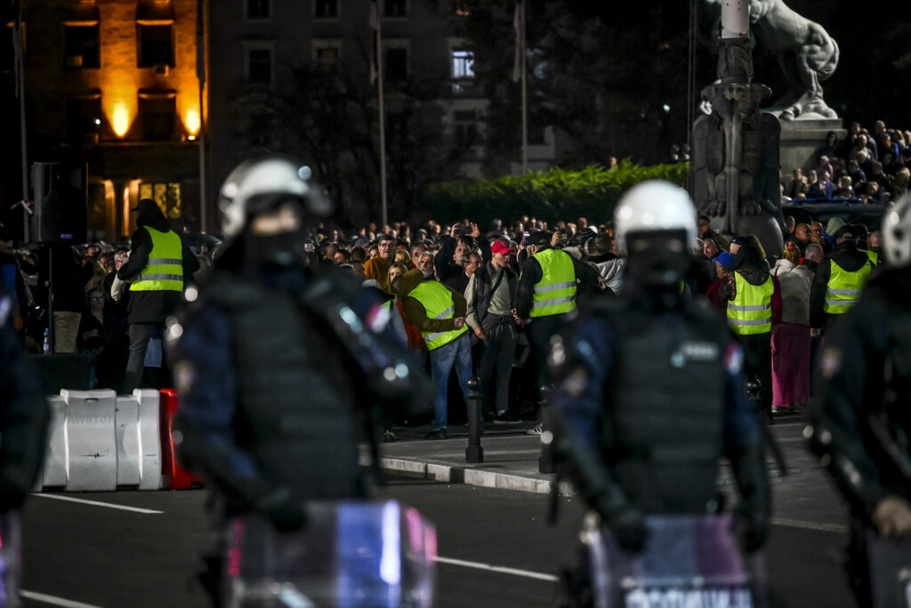 Srbija u malom, samo bez normalnih ljudi 7 1762461880 Podrska Dijani 055 scaled 1