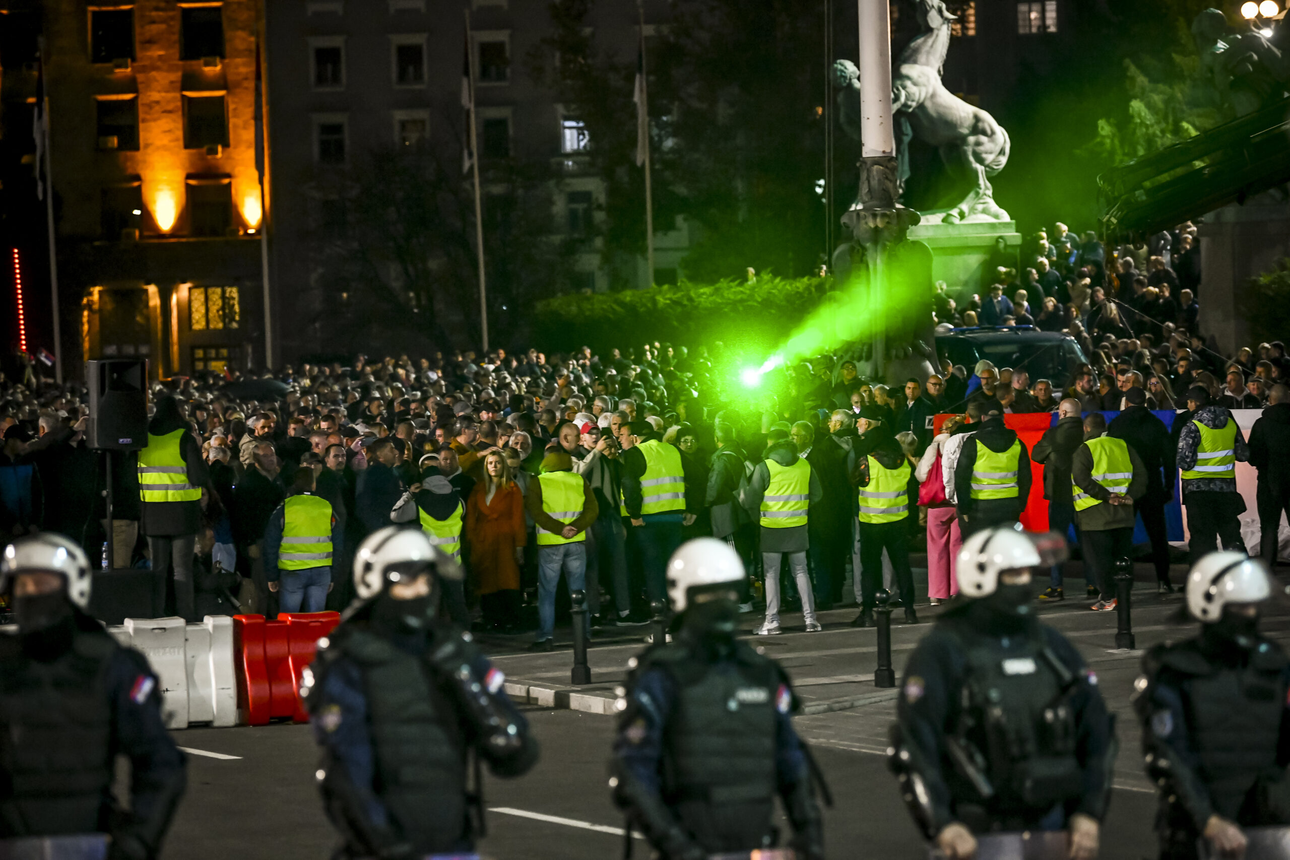 Na ivici ambisa 1 1762461946 Podrska Dijani 058 scaled 1