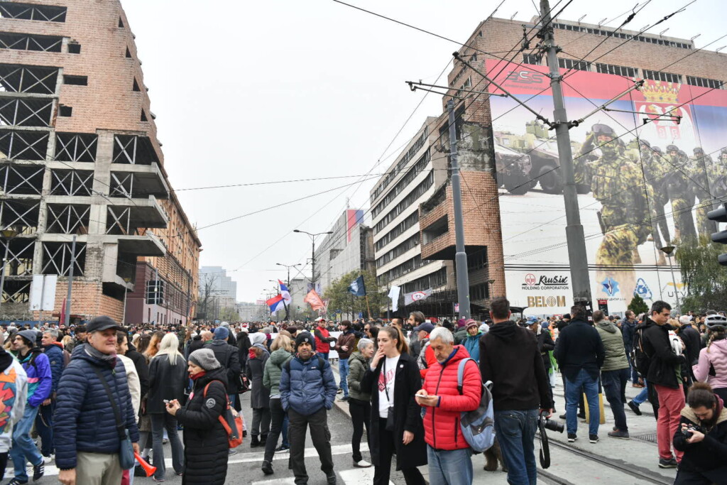 Na ivici ambisa 3 1762859013 Protest ispred Generalstaba foto goran srdanov nova rs 59