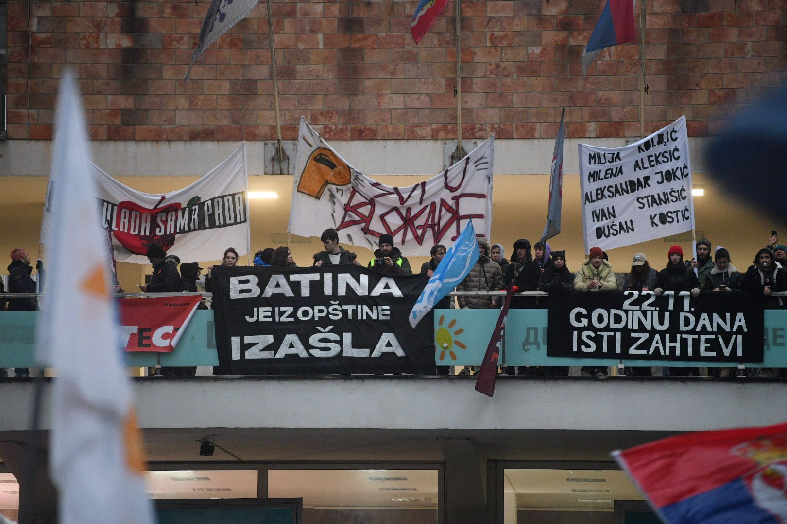 1763823838 1763823666976