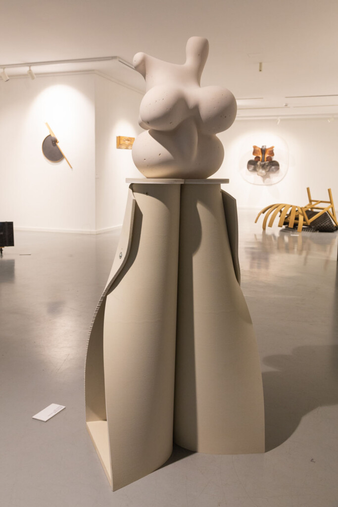 Narativ bez kićenja, koji iskazuje srž našeg bića 5 Izlozba Cetiri vajara krupni plan skulptura po Arpu Zdravko Joksimovic foto Vladan Cvetkovic