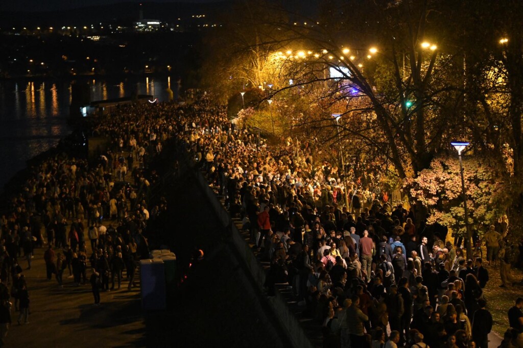 Radikalski otrov podela još uvek je prisutan 2 Komemorativni skup u Novom Sadu godinu dana od pada nadstresnice Foto Nova.rs nenad m 42