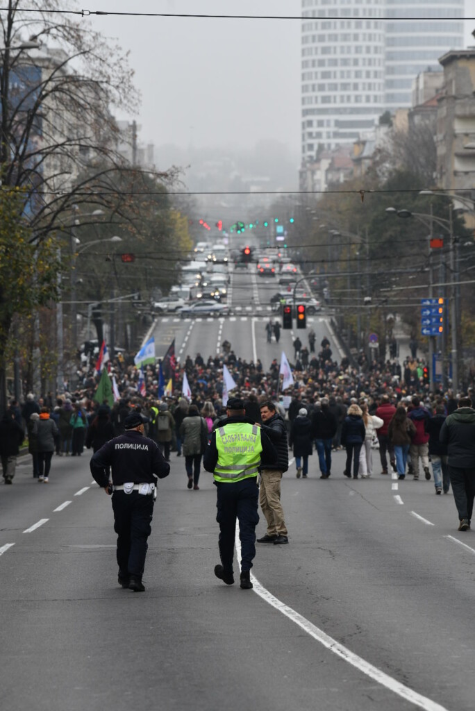 Realnost koju često emocije umeju da prikriju 2 Protest ispred Generalstaba foto goran srdanov nova rs 20