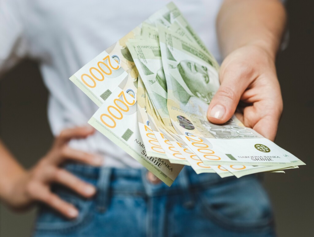 Kako je Vučić penzionerima ostao dužan 130 evra mesečno 2 shutterstock 2158362591