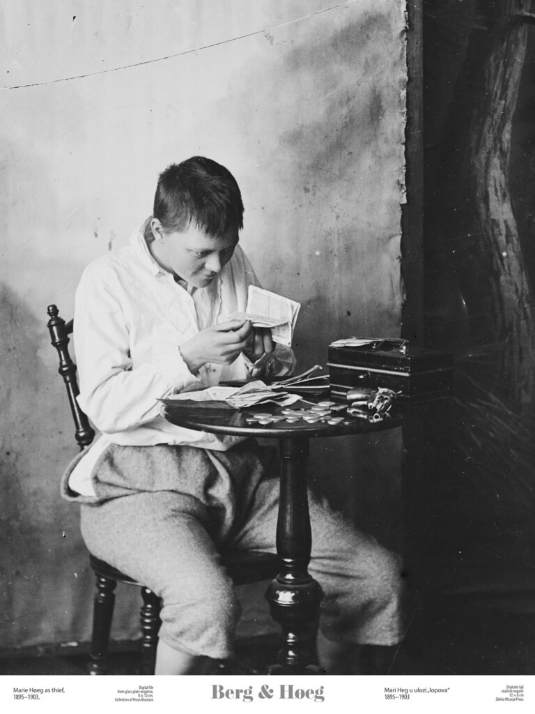 Marie H├©eg as thief copy