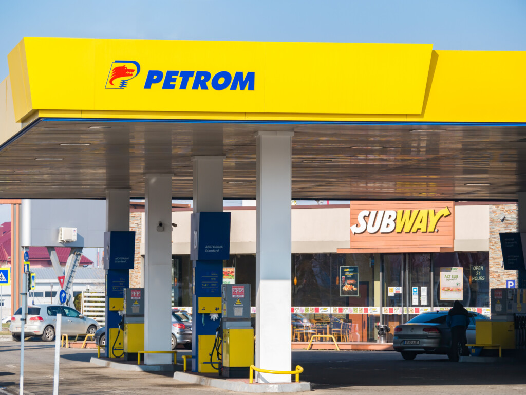 shutterstock 1965102481