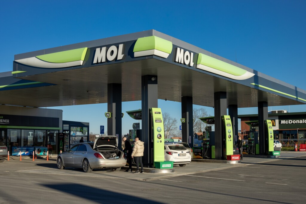 shutterstock 2720223291