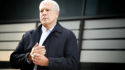 1635355104 VEC 0290 01