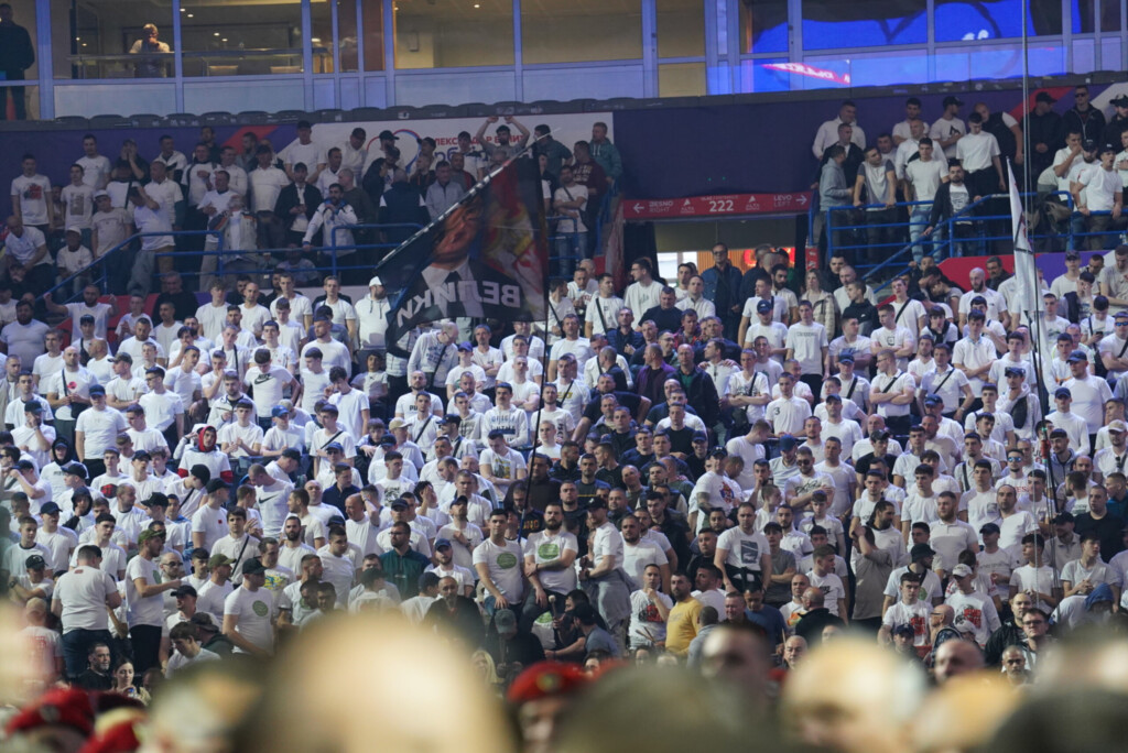 Koliko je ljudi u Areni 2 sns miting 21032026 0331