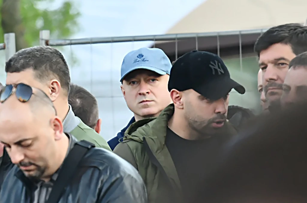 Tragovi novca u veštačkoj magli 9 zvonko veselinovic Foto nova rs 1