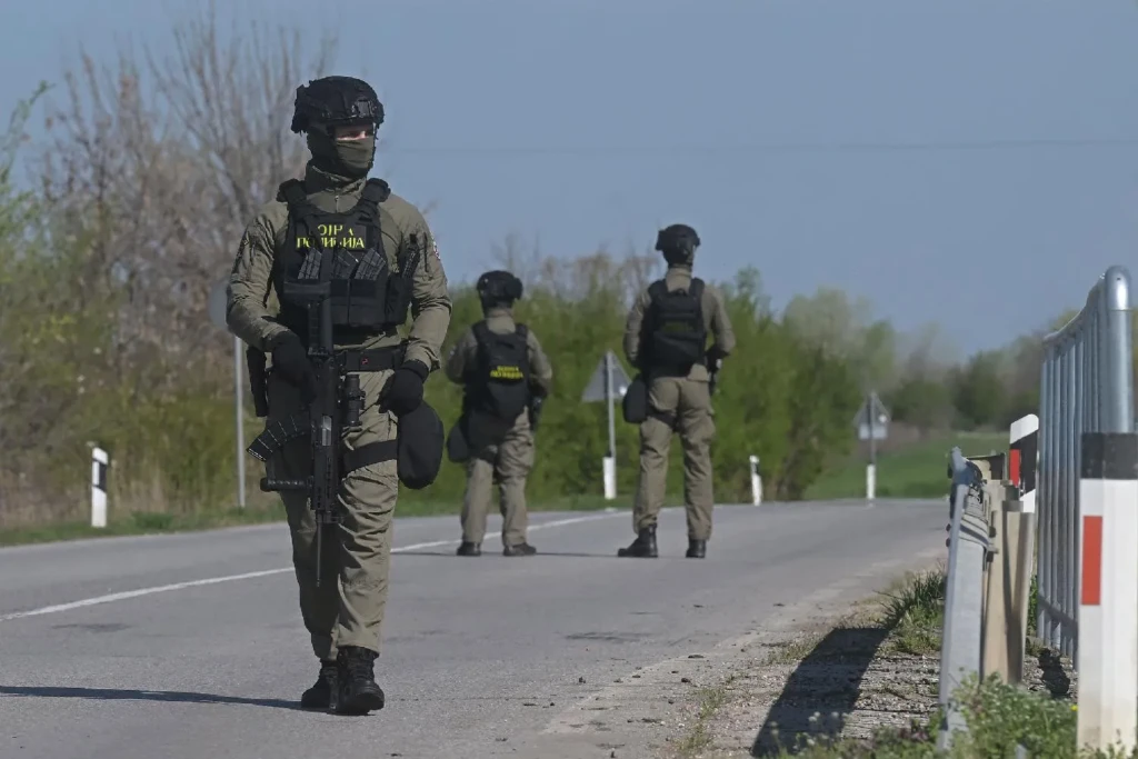 1775399502 1 3654 b.original