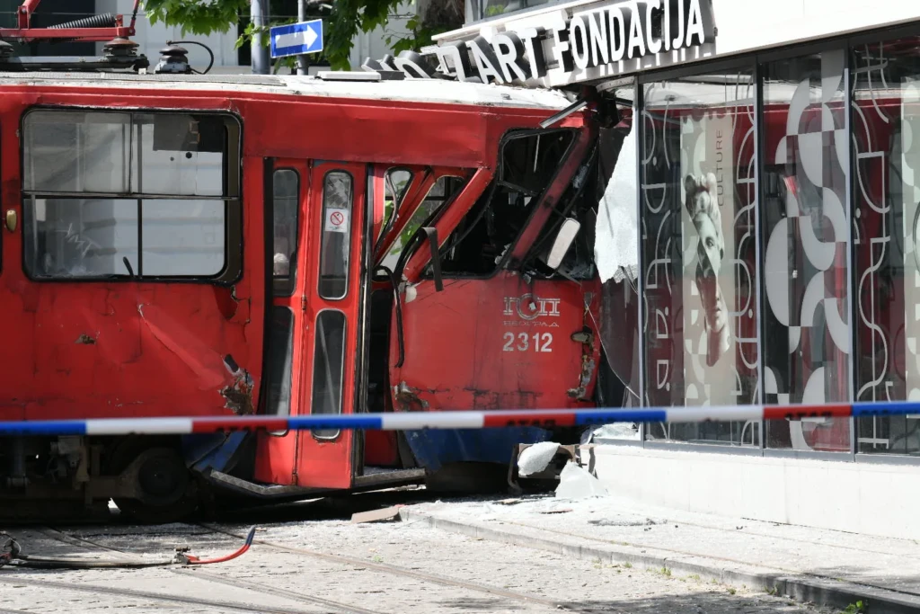Uhodanim „kombinacijama“ izvlačen javni novac 2 1779698668 tramvaj iskocio izleteo iz sina Dor.original