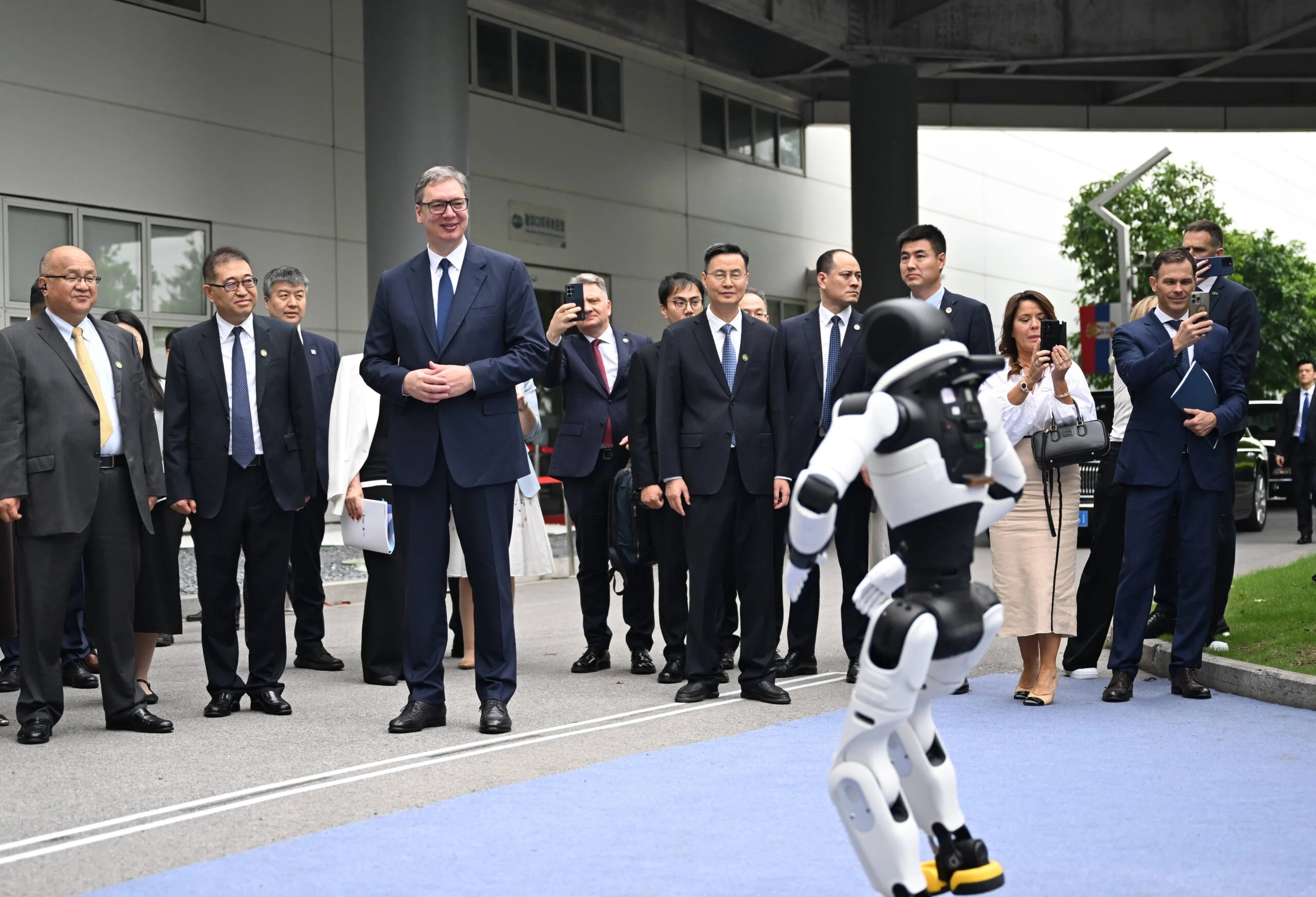 Kineski roboti i dužnici režima 1 profimedia 1106063424