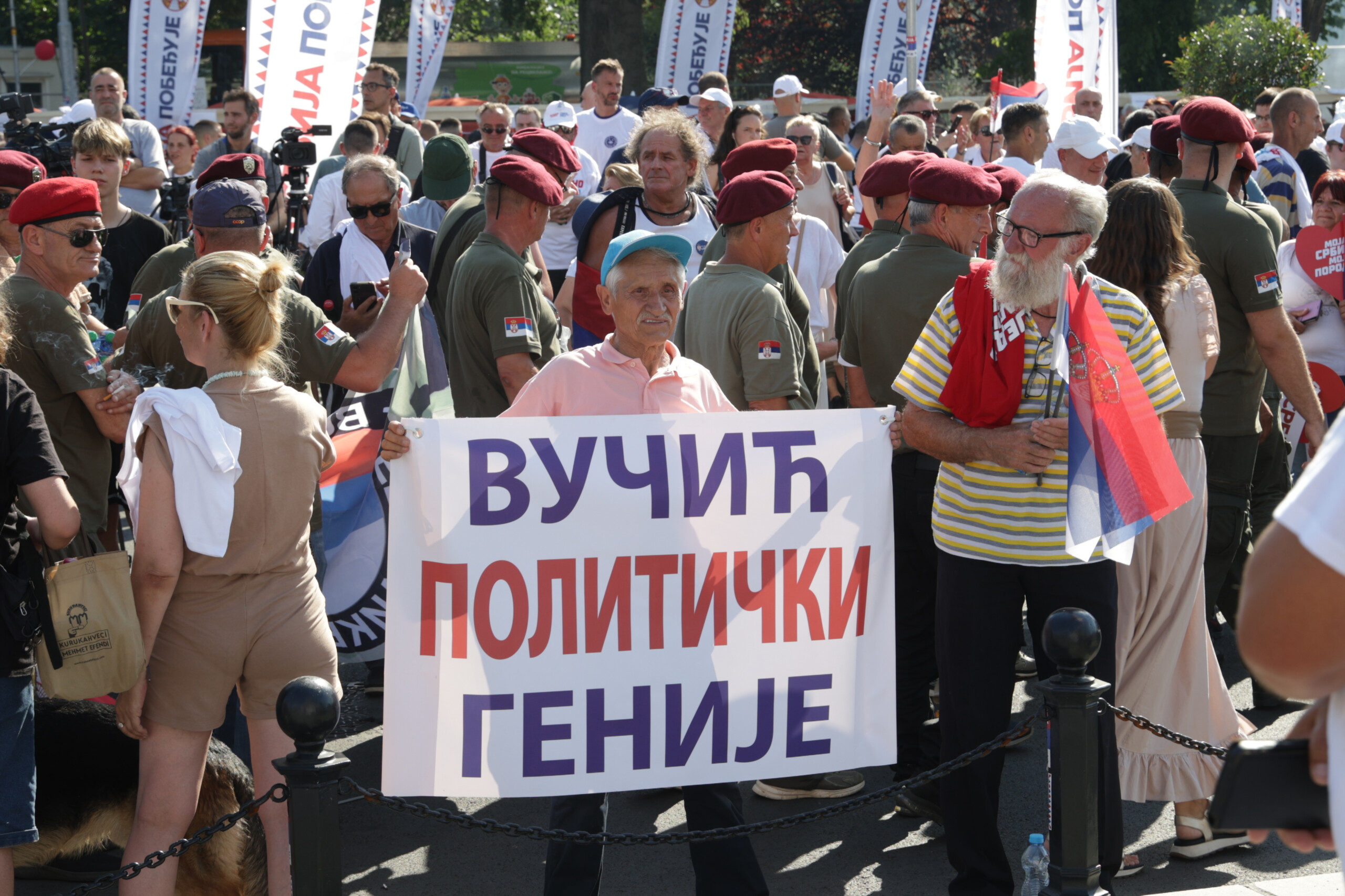 Bedne, nekreativne i idiotske propagandne fantazmagorije 1 sns miting 27062026 0111