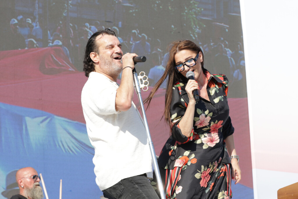 sns miting 27062026 0120