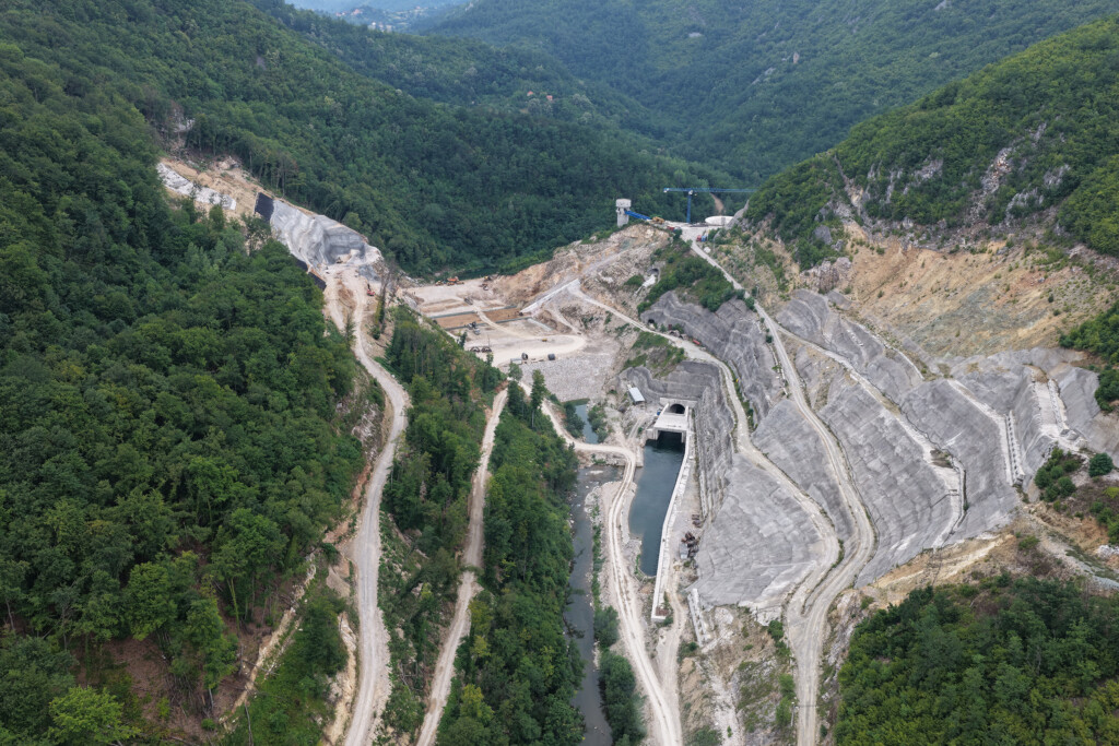 Veliki Rzav, još veći problemi 5 Brana Rzav Foto Rzavljani 2 copy