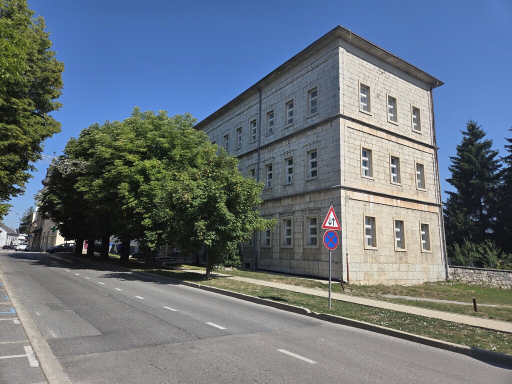 Aoj Liko, voli li te iko, voli neko ali je daleko 5 gimnazija gospic