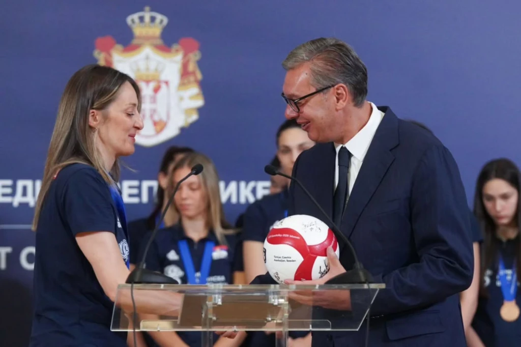 Obpjkasice Srbije na prijemu kod predsednika 3 foto instagram avucic