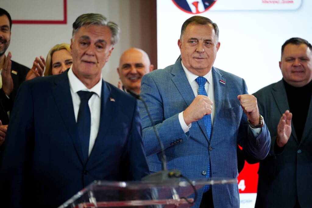 Dodikova simultanka na četiri nivoa 2 13529912