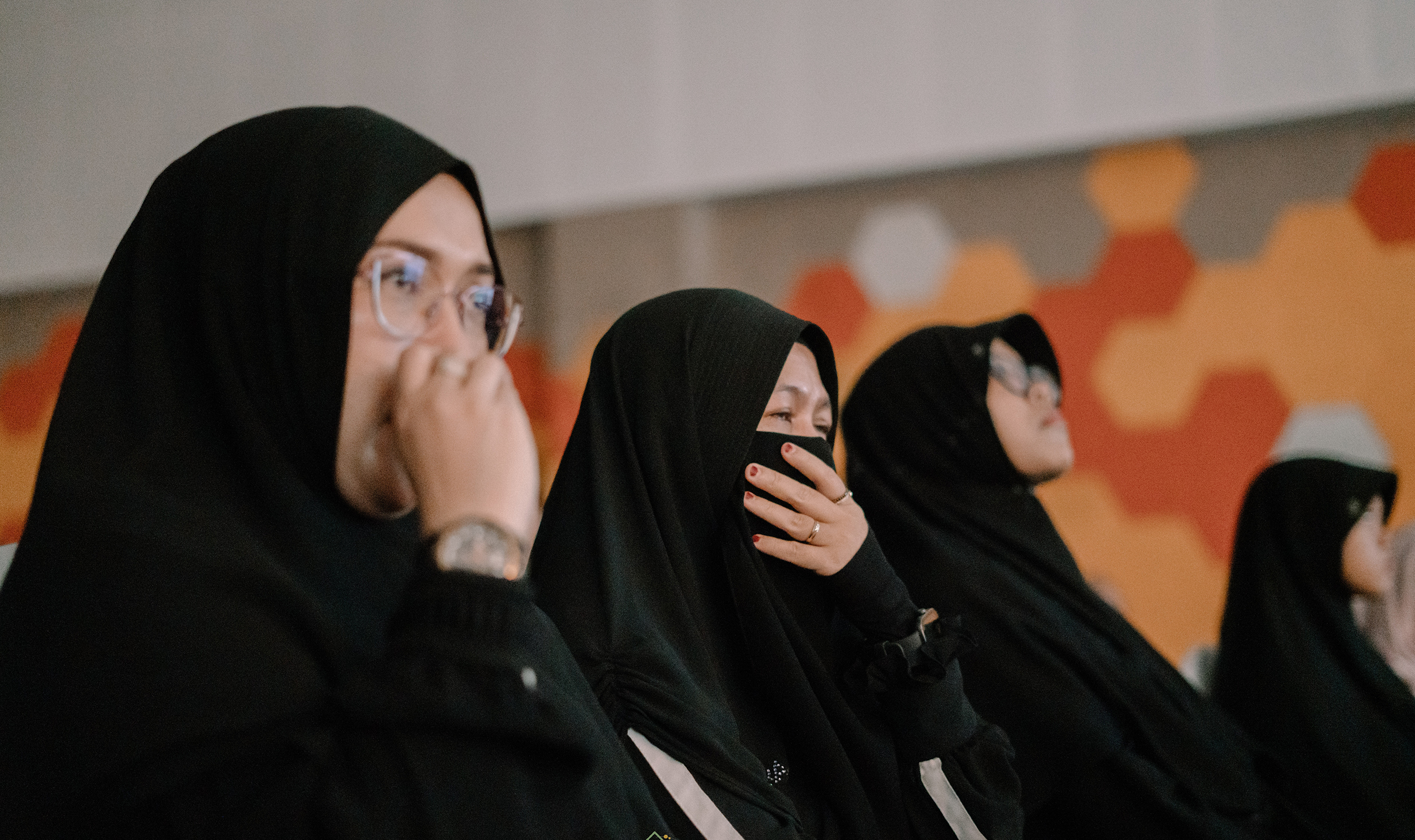 Muslimanska manosfera – verska i moralna policija onlajn 1 shutterstock 2749189985 copy